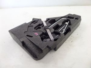 Audi A3 Tool Kit 8P 06-13 OEM