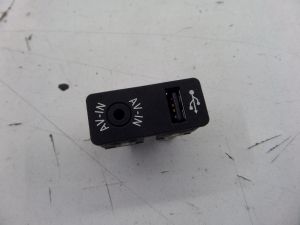 Mini Cooper Clubman S USB AV In Dash Trim R55 07-13 OEM 8410 9 229 242 01