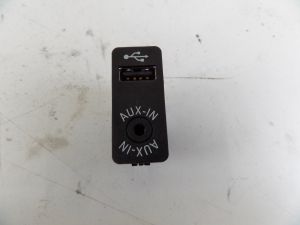 Mini Cooper Countryman S USB Aux In Trim R60 10-16 OEM 8410 9 229 246-03